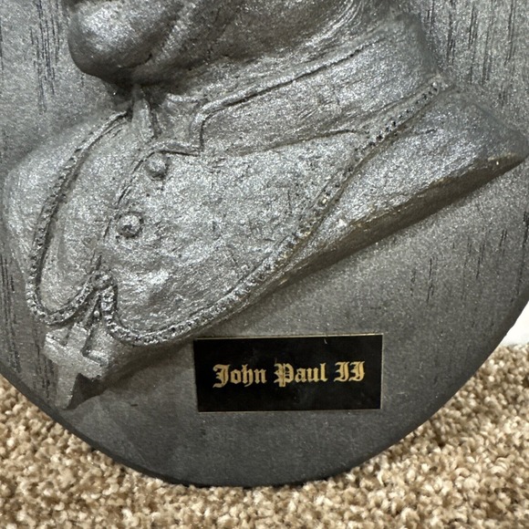 Pope Saint John Paul II Icon Chalk-ware Relic Bust Wall Hanging Plaque VTG - Picture 2 of 5